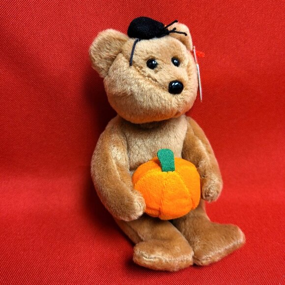 Hocus The Bear Holding Pumpkin Spider on Head 2005 The Halloweenie Beanies Colle - Picture 2 of 12